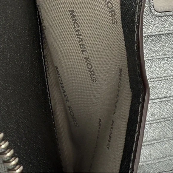 Michael Kors Large Smartphone Wallet - Metallic Silver Glitter - Picture 13 of 13